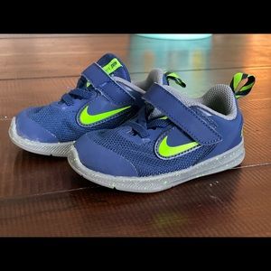 Nike toddler 6c Downshifter Blue/Green shoes